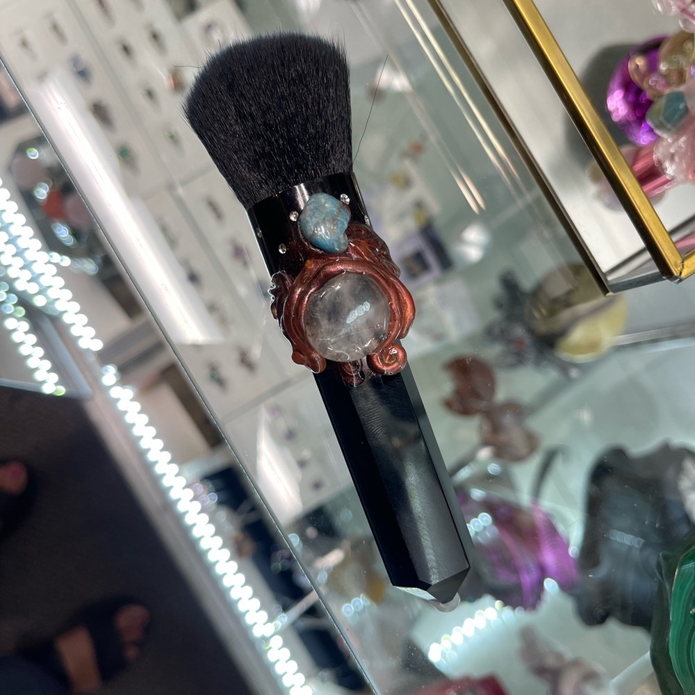 Obsidian Black Blush Brush